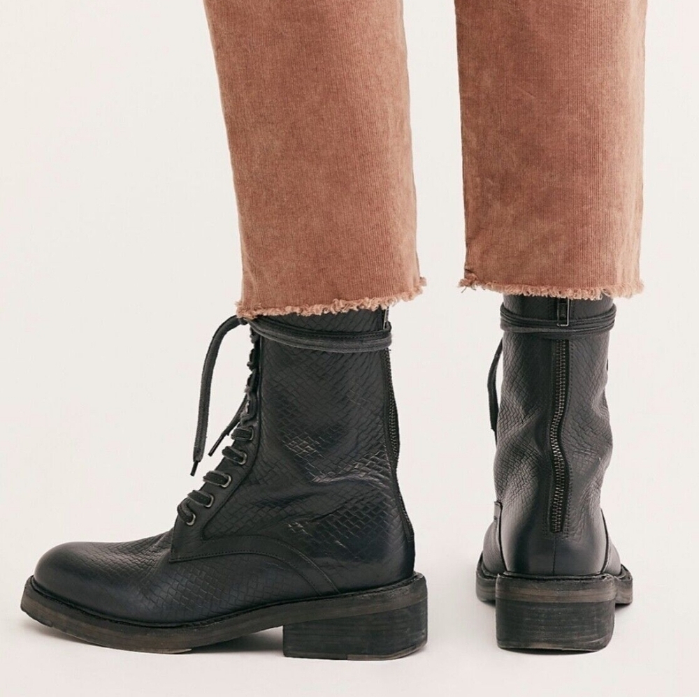 Free People Boots 41 10 Black Sante Fe Combat Zip Lace Up Textured Reptile Croc
